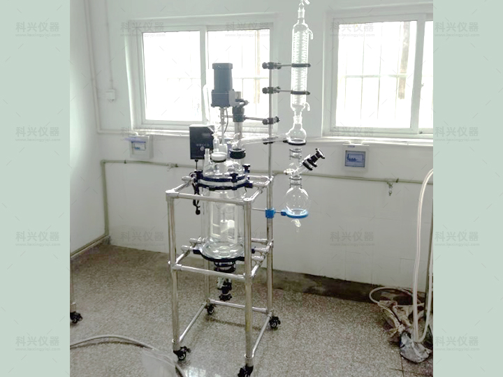 上?？婆d儀器與四川某大學(xué)合作現(xiàn)場